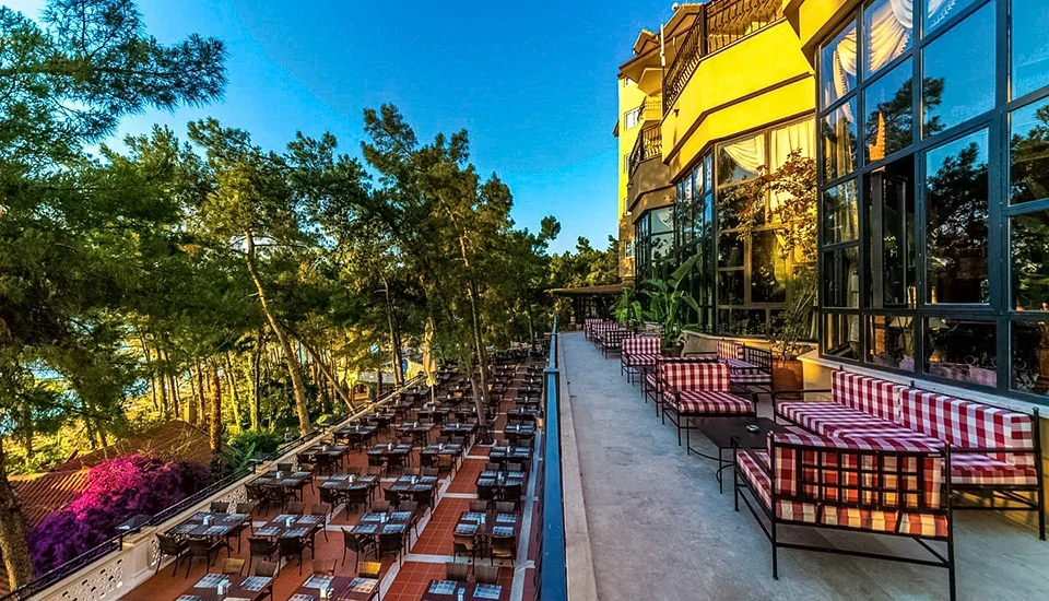 هتل گرند یازیجی کلاب مارماریس پالاس